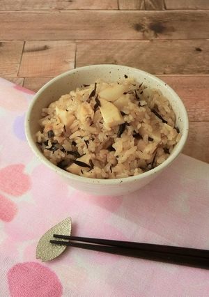 筍とひじきのごまだれ炊き込みご飯-レシピのメイン写真