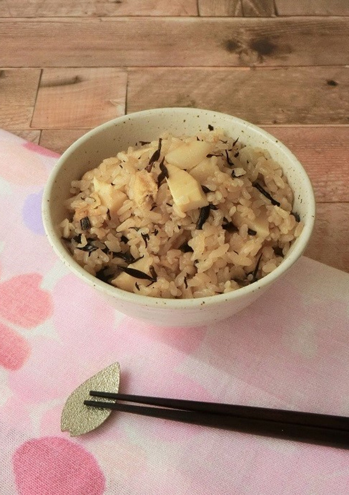 筍とひじきのごまだれ炊き込みご飯-レシピのメイン写真