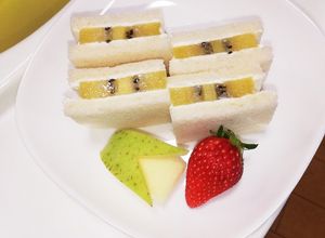 ゴールドキウイとヨーグルト☆サンドイッチ-レシピのメイン写真