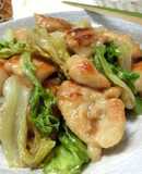 鶏むねとレタスのオイスターソース炒め