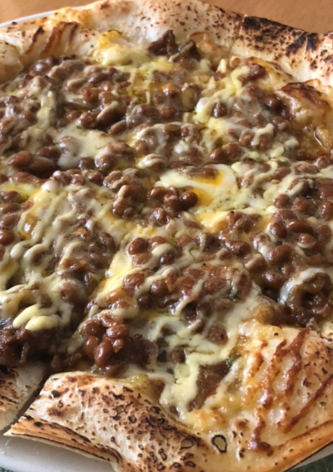 納豆とマヨネーズのカレー風味のピザ-レシピのメイン写真