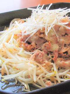 豚こま切れ肉ともやしのチーズ焼き-レシピのメイン写真