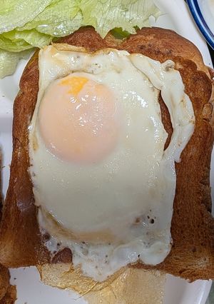 簡単ハムエッグガーリックバタートースト-レシピのメイン写真