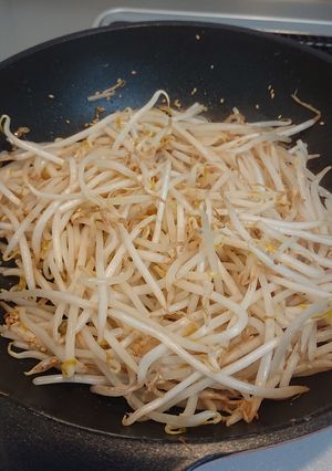 即席ラーメンを一工夫☆お手軽ウマもやし-レシピのメイン写真