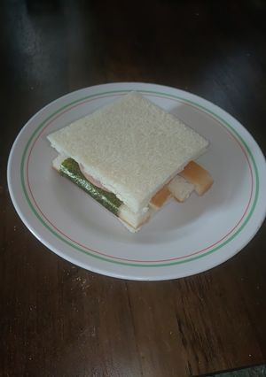 海苔でハムをパン耳な創作サンドイッチ-レシピのメイン写真