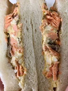 たっぷりタルタルソースのサーモンサンド-レシピのメイン写真