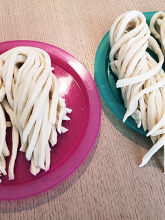 兄弟仲良く手打ちうどん! ステイホーム-レシピのメイン写真