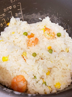 炊飯器で♪誰でも簡単エビピラフ-レシピのメイン写真