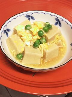 ふんわり高野豆腐とエンドウ豆の卵とじ-レシピのメイン写真