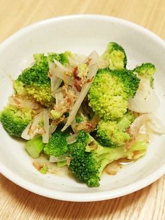 ブロッコリーと新玉ねぎのお浸し-レシピのメイン写真