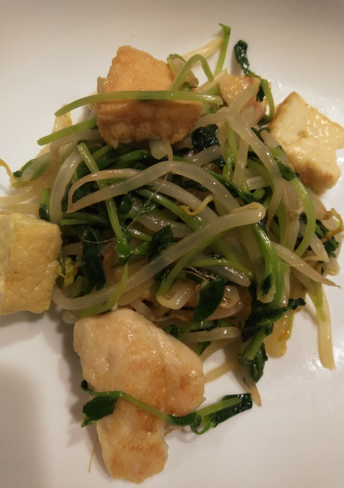 豆苗と鶏肉炒め-レシピのメイン写真