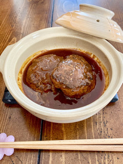 我が家の定番♪煮込みハンバーグ-レシピのメイン写真