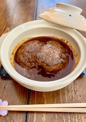 我が家の定番♪煮込みハンバーグ-レシピのメイン写真