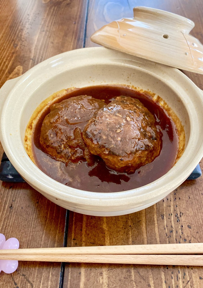 我が家の定番♪煮込みハンバーグ-レシピのメイン写真