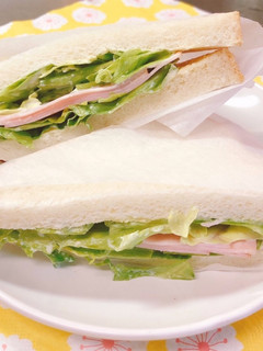 レタスたっぷりサンドイッチ-レシピのメイン写真