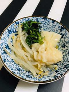 冷凍えびワンタン使用 モヤシたっぷり鍋-レシピのメイン写真