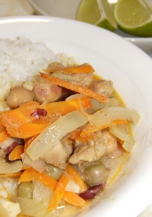 鶏肉と豆のイエローカレー-レシピのメイン写真