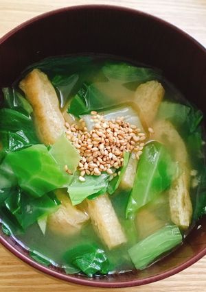 キャベツと油揚げのみそ汁-レシピのメイン写真
