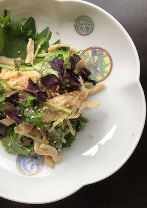 三つ葉とサラダチキンの梅肉わさび和え-レシピのメイン写真