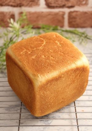 簡単!食パン(角食)☆手捏ね~蓋無し型で-レシピのメイン写真