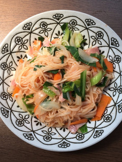 手延べ極細うどんで、簡単ナポリタン-レシピのメイン写真