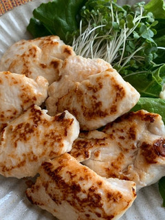 ココナッツオイルで、鶏ムネ肉の塩麹焼き-レシピのメイン写真