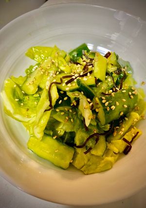 春キャベツと叩き胡瓜の塩昆布和え-レシピのメイン写真