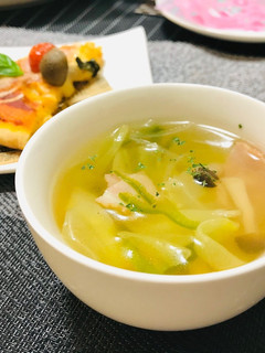 春キャベツで簡単コンソメスープ-レシピのメイン写真