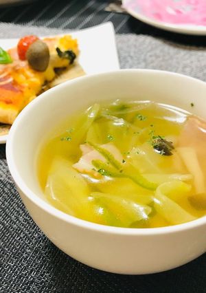 春キャベツで簡単コンソメスープ-レシピのメイン写真