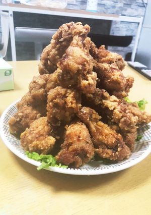 骨付き肉の唐揚げ(画像は4人分)-レシピのメイン写真