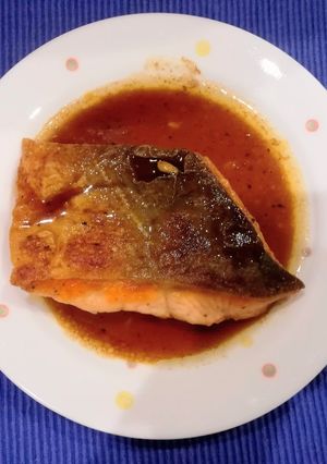 レモンバター醤油でご飯にも！鮭のムニエル-レシピのメイン写真
