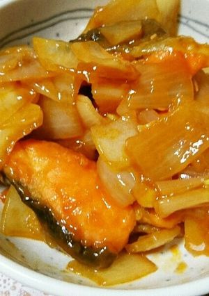 鮭と玉ねぎとねぎのケチャップ煮-レシピのメイン写真