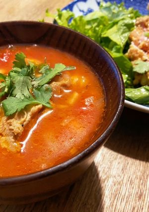 簡単　トマト缶と鳥モモ肉のスープ-レシピのメイン写真