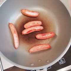รูปของ 肉汁パンパン！ウインナー