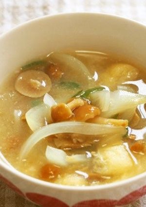 なめこと玉ねぎの味噌汁♪-レシピのメイン写真