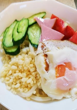 ランチに超簡単なサラダうどん♥*+-レシピのメイン写真