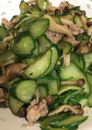 大量消費！胡瓜と豚こまの中華炒め-レシピのメイン写真