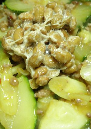 ズッキーニ◆納豆麻婆丼！たっぷりネギ！-レシピのメイン写真