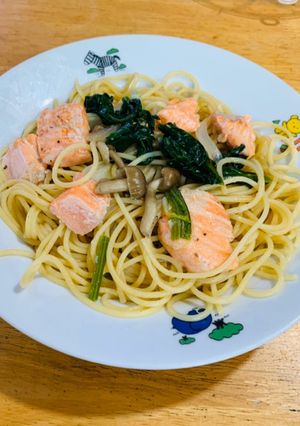生鮭とほうれん草のバター醤油パスタ-レシピのメイン写真