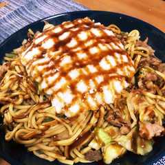 รูปของ 男飯。超簡単、とろろ焼きそば♪