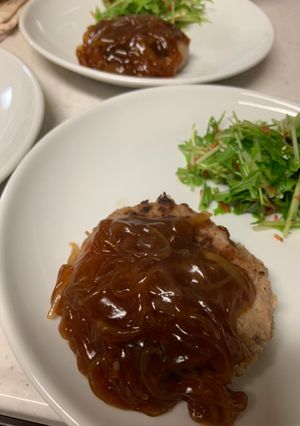 ハンバーグ黒酢玉ねぎソースかけ-レシピのメイン写真