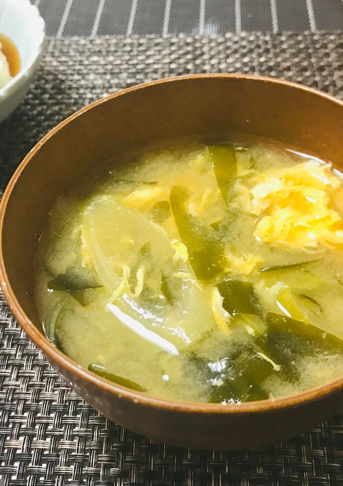ネギとワカメと卵のお味噌汁-レシピのメイン写真