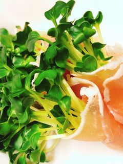 カイワレとクリームチーズの生ハム巻き-レシピのメイン写真