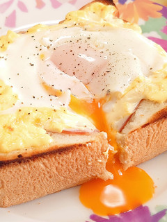 優雅な朝食!!*半熟卵のハムマヨトースト-レシピのメイン写真
