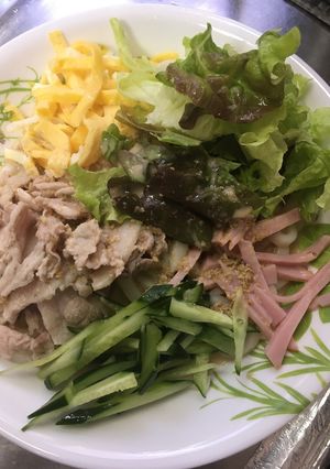 暑い日に！さっぱりサラダうどん（ごま）-レシピのメイン写真