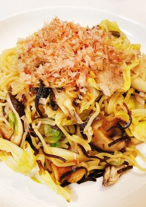 簡単♡豚肉と春キャベツの塩昆布焼きそば-レシピのメイン写真