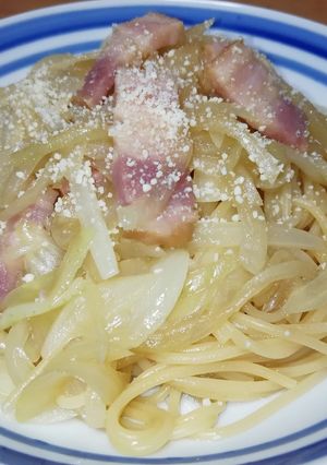 玉ねぎとベーコンのパスタ-レシピのメイン写真