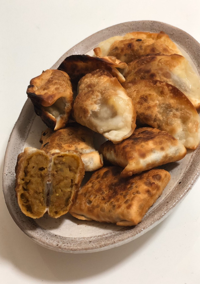 餃子の皮とカレーの残りで簡単サモサ！-レシピのメイン写真