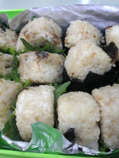 大葉でさっぱり♪鰻おにぎり-レシピのメイン写真