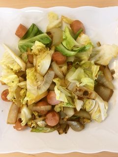 キャベツとソーセージのコンソメ炒め-レシピのメイン写真